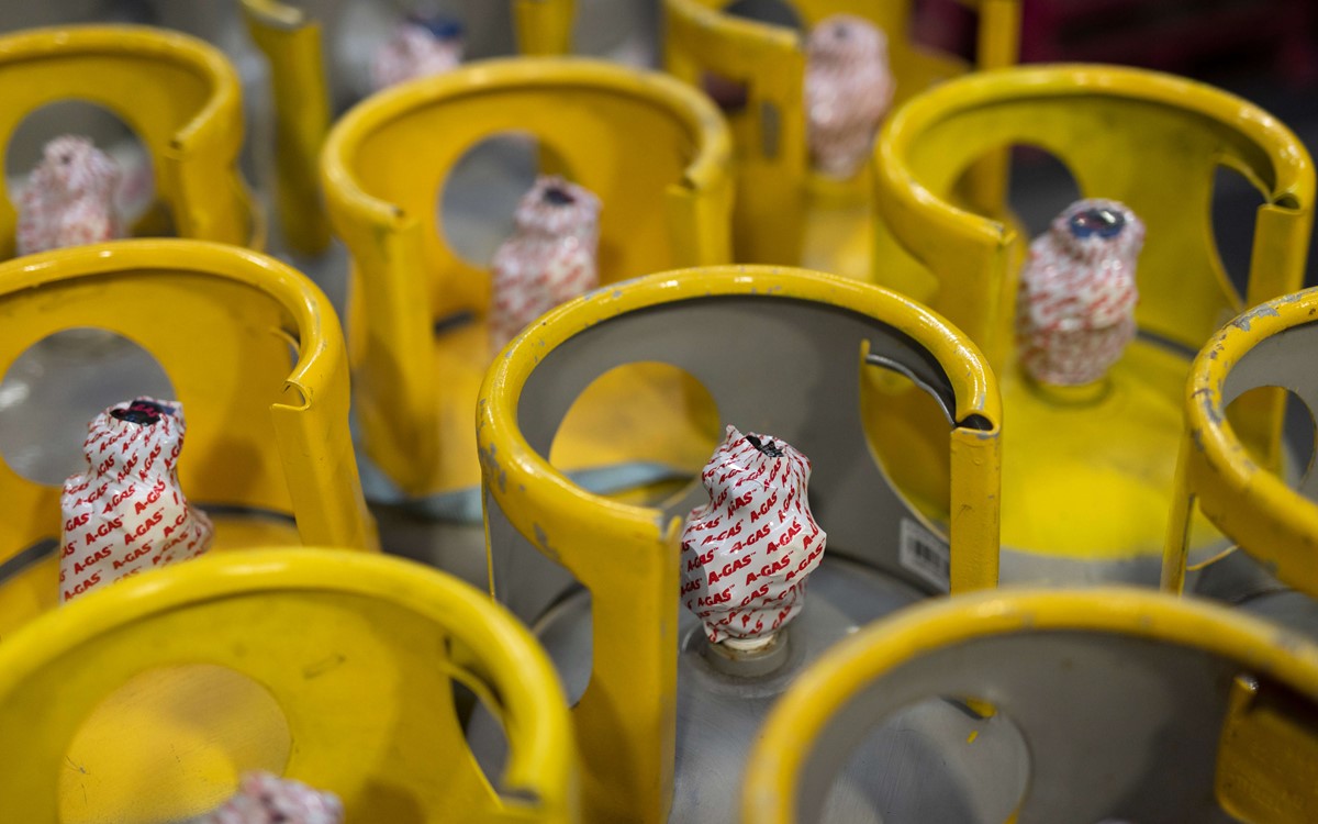 industrial gas cylinder yellow shrouds